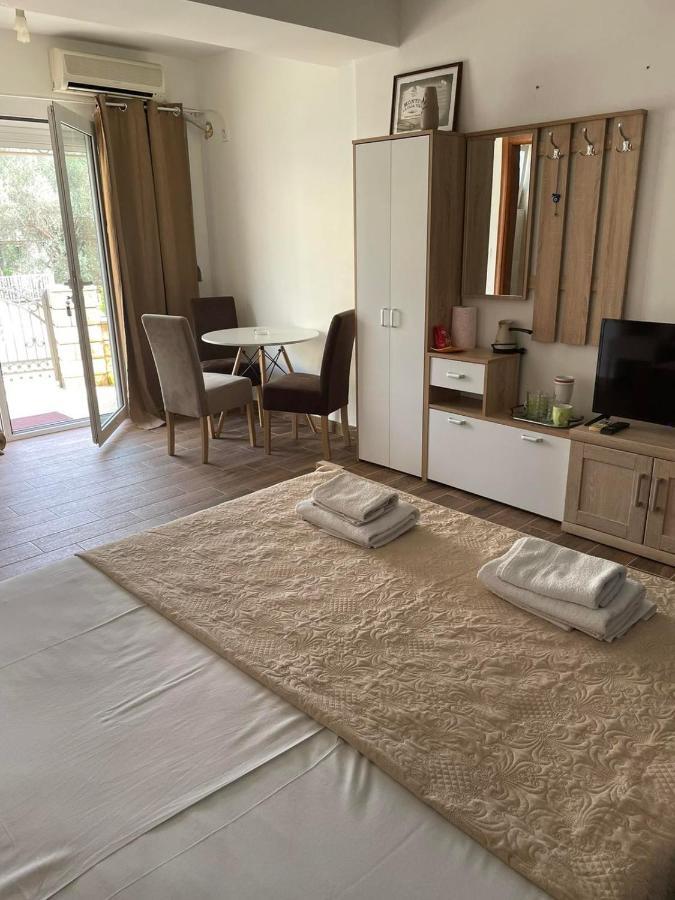 Marina Kopitovic Apartment Petrovac