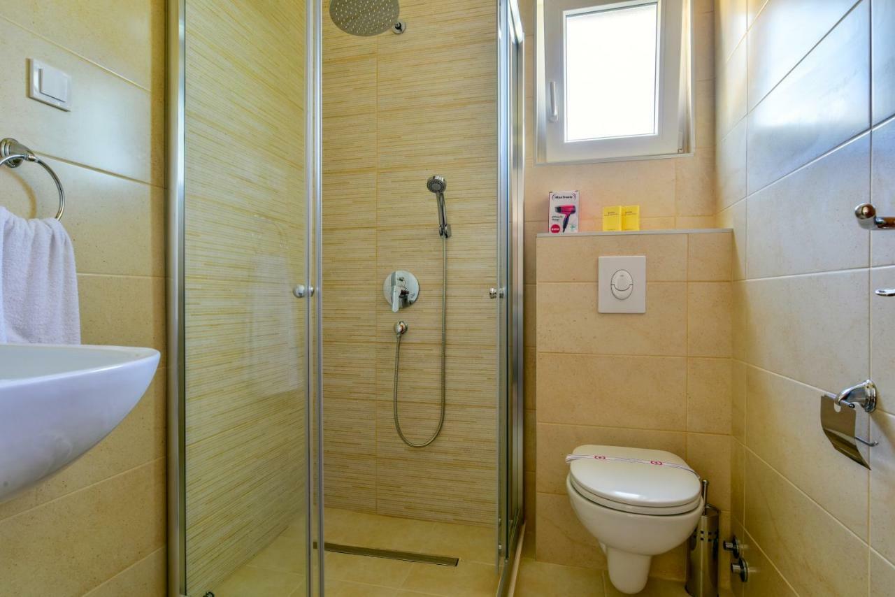 Marina Kopitovic Apartment Petrovac