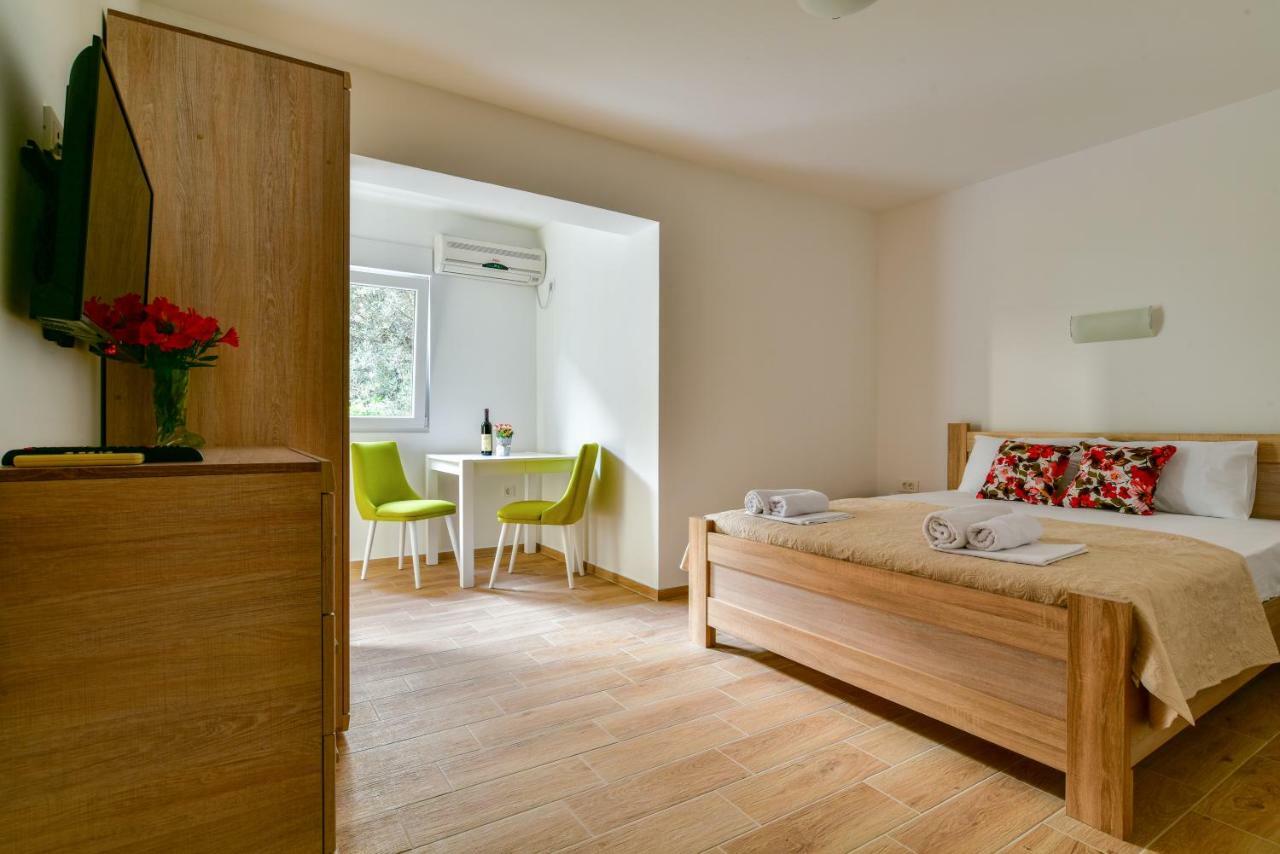 Marina Kopitovic Apartment Petrovac