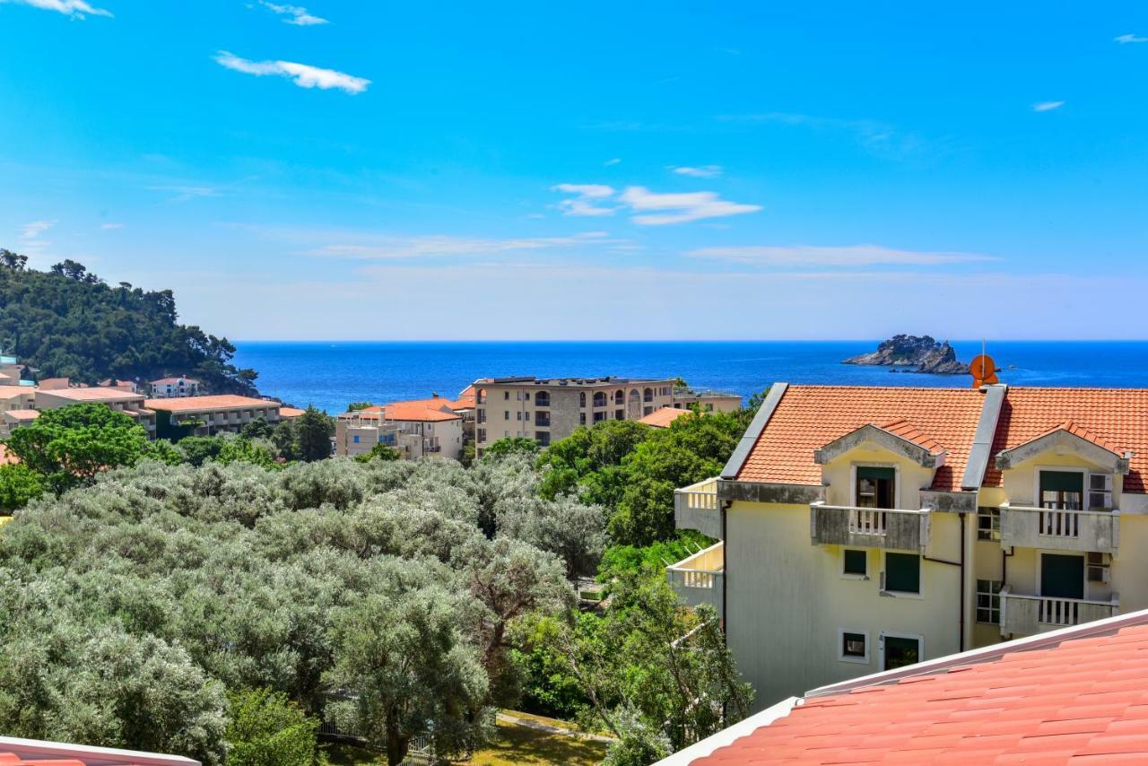 Marina Kopitovic * Petrovac