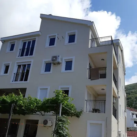 Apartmani Marina Kopitovic Petrovac Exterior photo