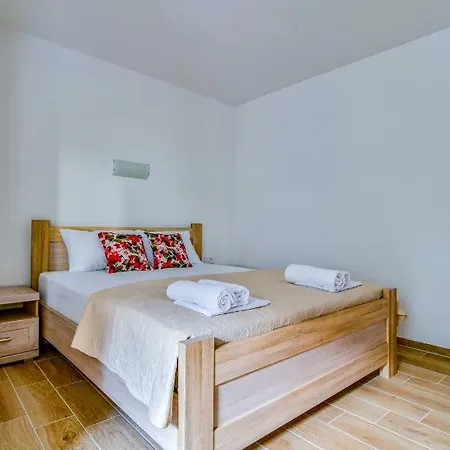 Apartmani Marina Kopitovic Petrovac Exterior photo