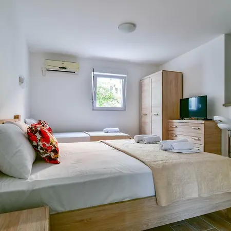 Apartmani Marina Kopitovic Petrovac Exterior photo